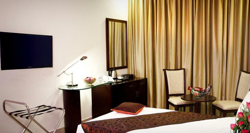 H Hotel Chennai Eksteriør billede